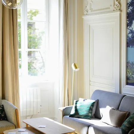 Eden Blue, Lovely Flat, Bright & Cosy In Apartment *