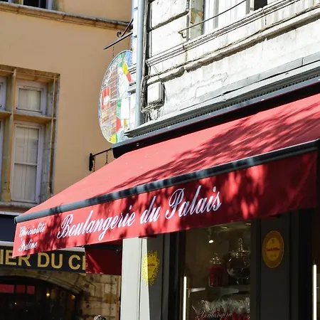 Eden Blue, Lovely Flat, Bright & Cosy In * Lyon