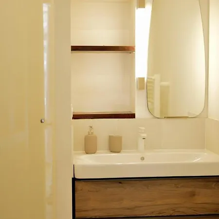 Eden Blue, Lovely Flat, Bright & Cosy In *