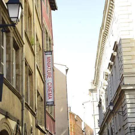Eden Blue, Lovely Flat, Bright & Cosy In * Lyon